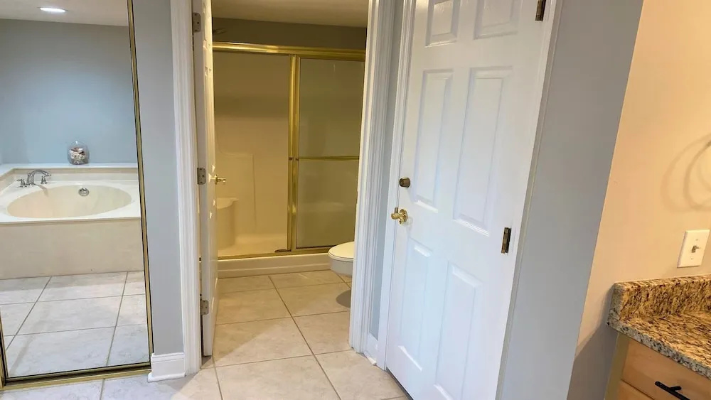 2518 Mare 2 Bedroom Condo