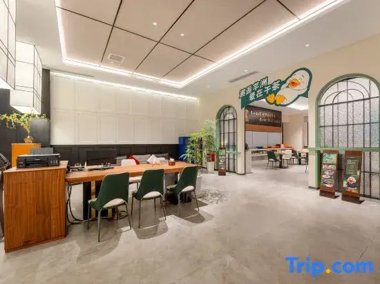 Magic Space-Time E-Sports Hotel