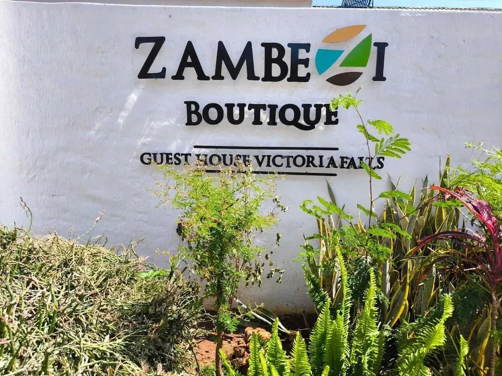 Room in Lodge - Luxury Suite in Zambezi Boutique Lodge 3