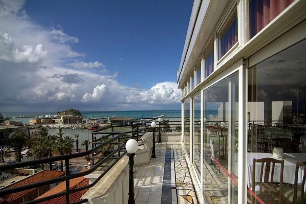ROXX ROYAL HOTEL