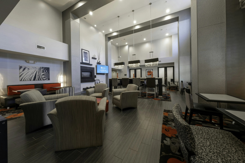 Hampton Inn & Suites DuPont