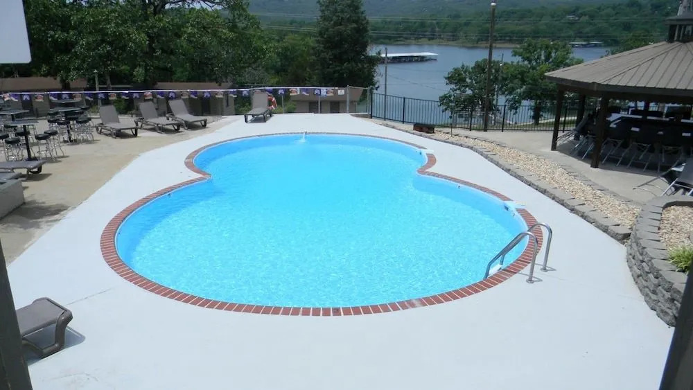 Table Rock Resorts at The Rocks Resort