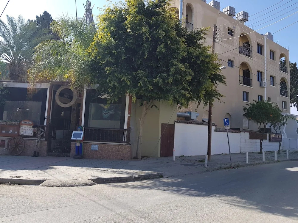 Mylos Court Apartments
