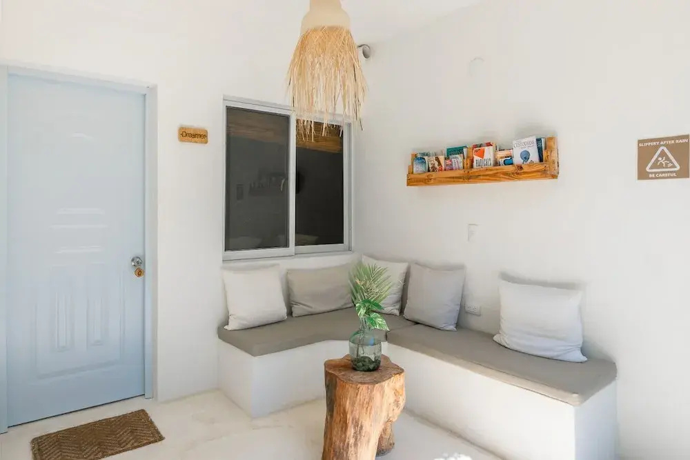 Dreamer Economy Room