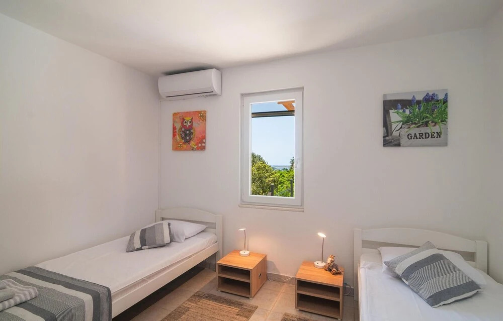 Gorgeous Home In Maslinica
