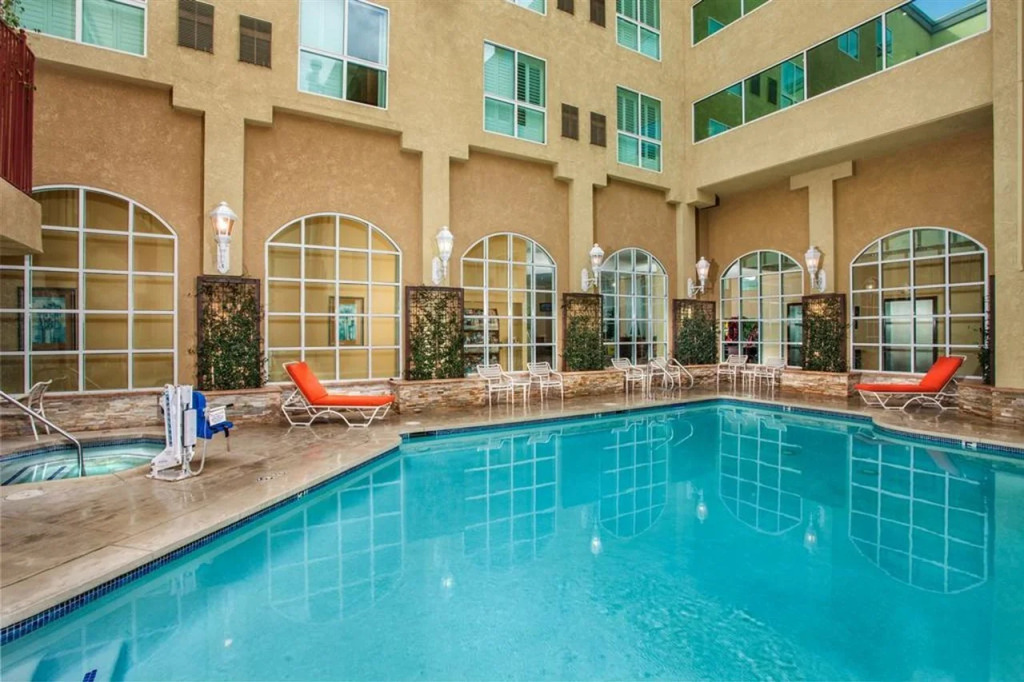Desert Palms Hotel & Suites Anaheim Resort