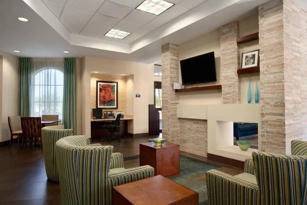 Days Inn and Suites Scottsdale