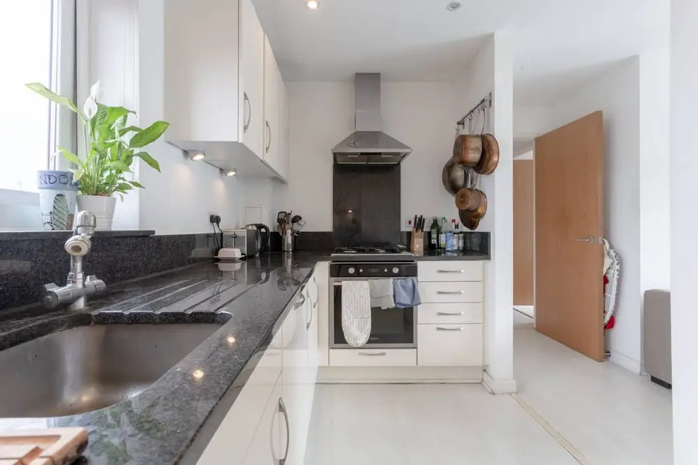 Modern and Bright 2 Bedroom Flat Near Burgess Park in Peckham