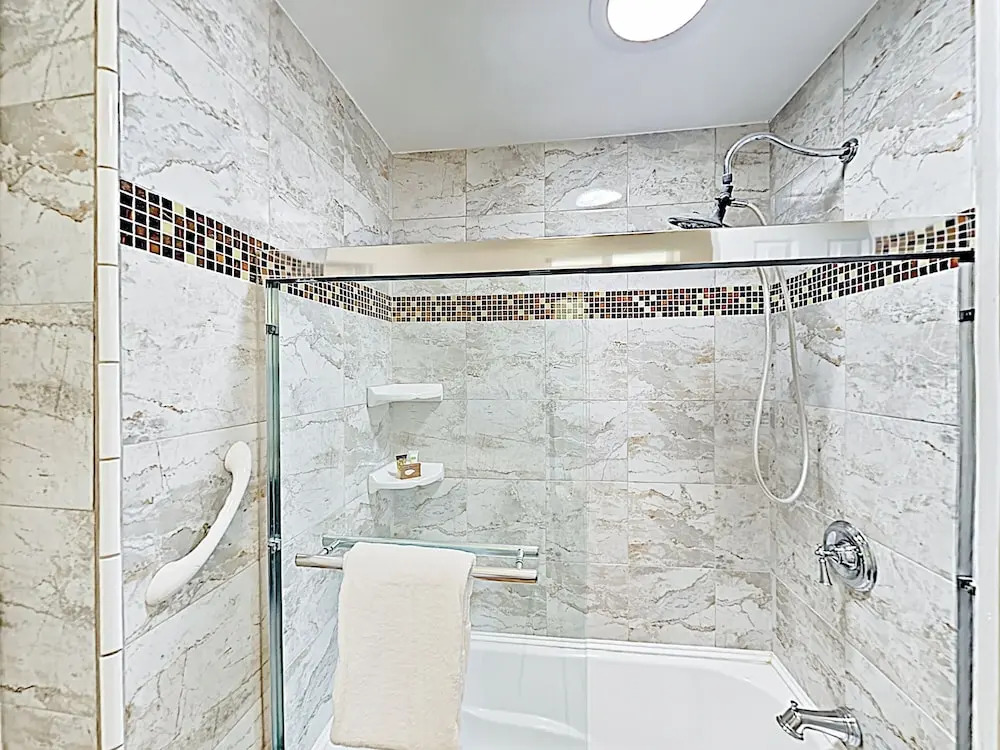 New Listing! All-suite Oasis W/ Casita, Pool & Spa 3 Bedroom Home