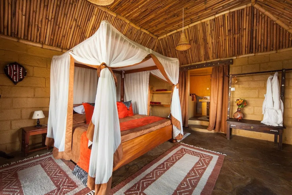 Rhino Watch safari Lodge