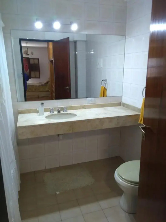 Hermosa Casa Cerca de Todo
