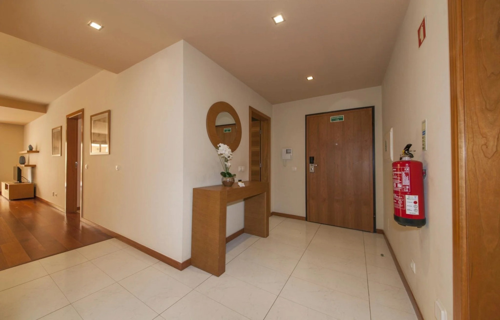 B27 - Luzbay 2 Bed Apartment