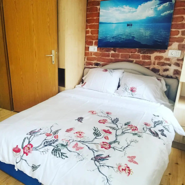 Sirma's Studio - Artsy Quiet 1-Bdrm in the Prime Center of Skopje