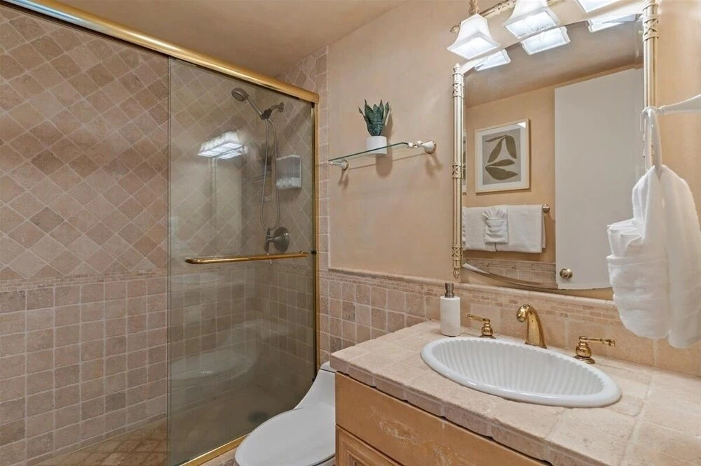 Royal Mauian 512 2 Bedroom Condo