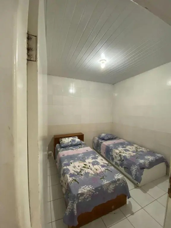 Casa em residencial, mobiliada para temporada.