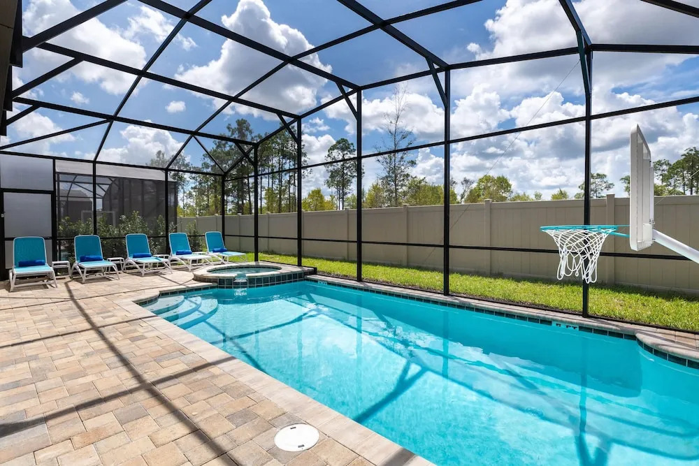 Sr006v: 8 Bed, Incredibles, Fashionista, Pool, Shuffle Board