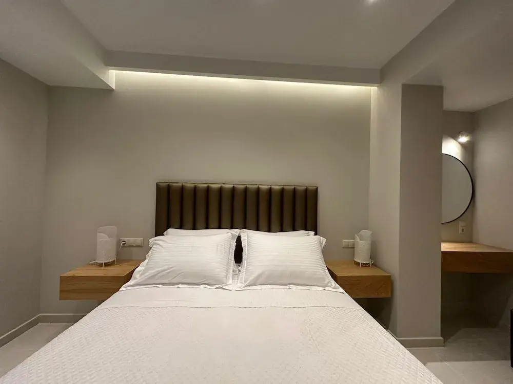 Elpida Luxury Apartments Suites