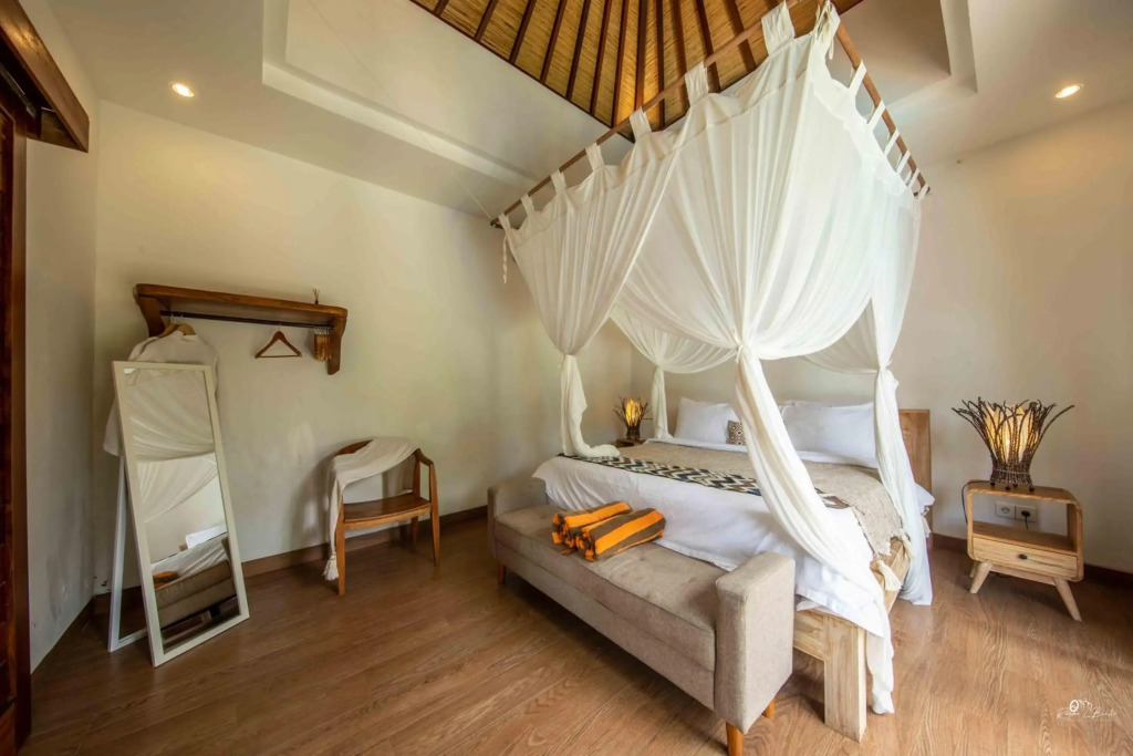Elvano villa in heart of seminyak and near beach