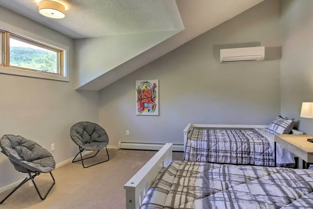 Chic Resort Condo ~ 1 Mi to Attitash Mountain!