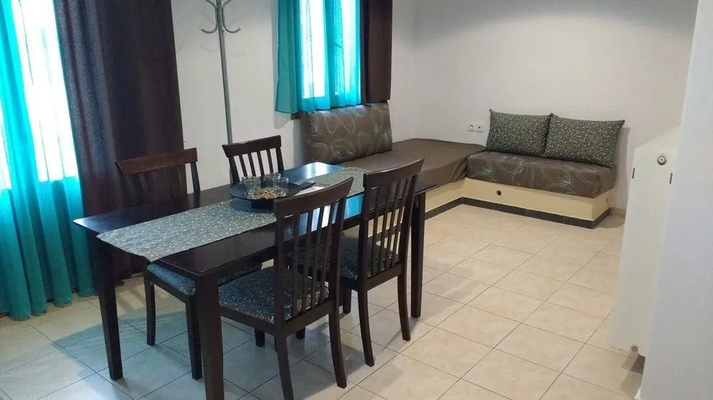 Vazeos Apartments