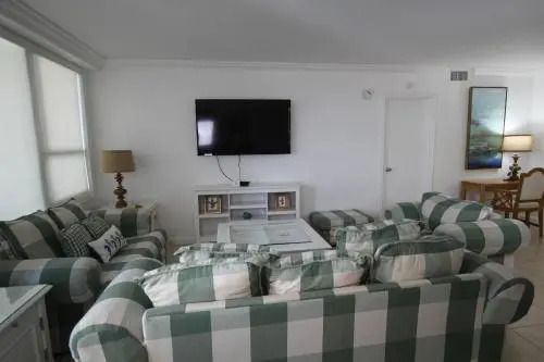 Private 2/2 Beachfront Jr Ste Condo