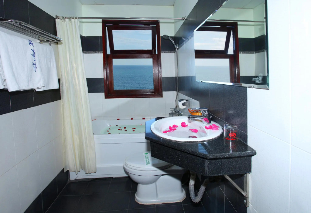 Moonlight Bay Hotel