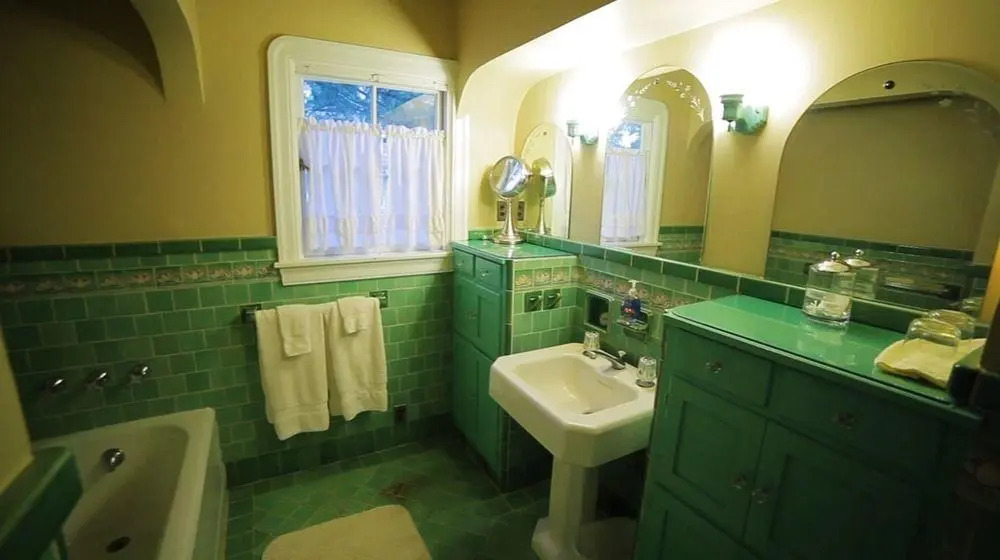 Chelsea Garden Inn