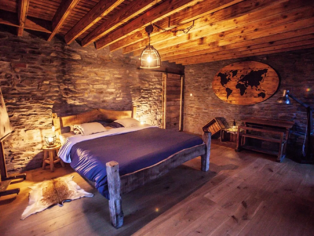 Holiday home in Bastogne with bubble bath