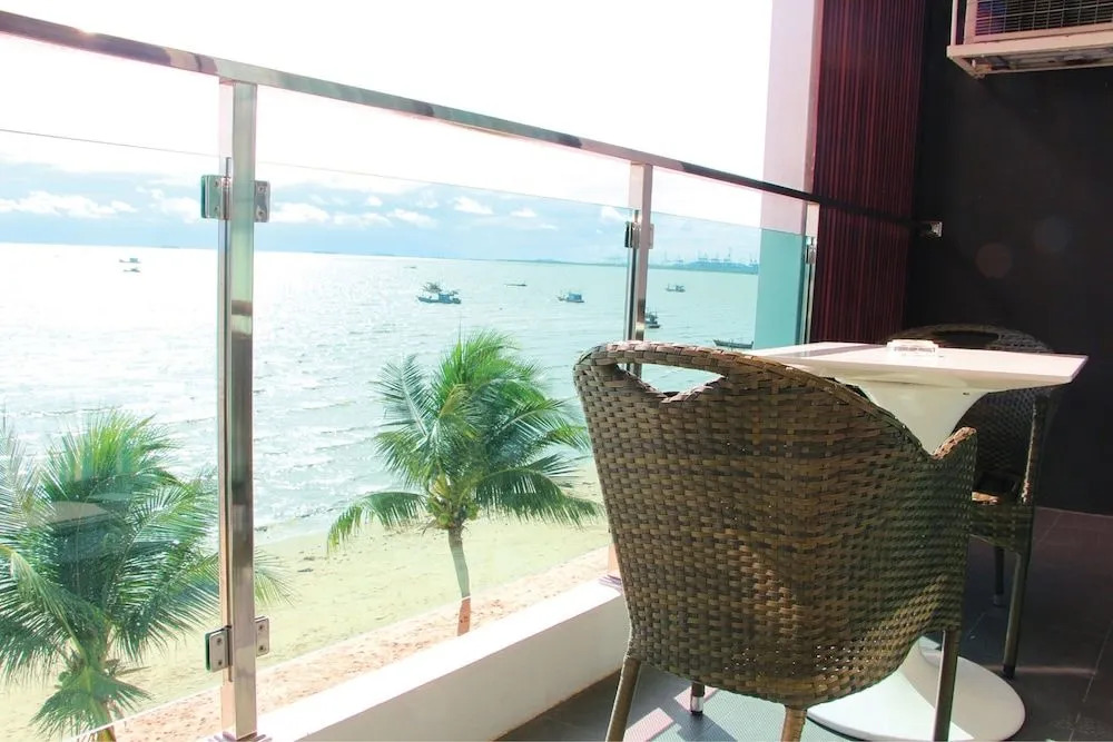 Capital O 1088 Golden Dragon Beach Resort