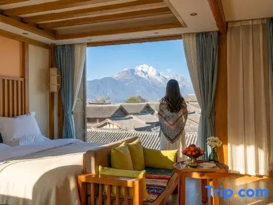 Halfway up the mountain, it's mine; the mountain retreats into seclusion