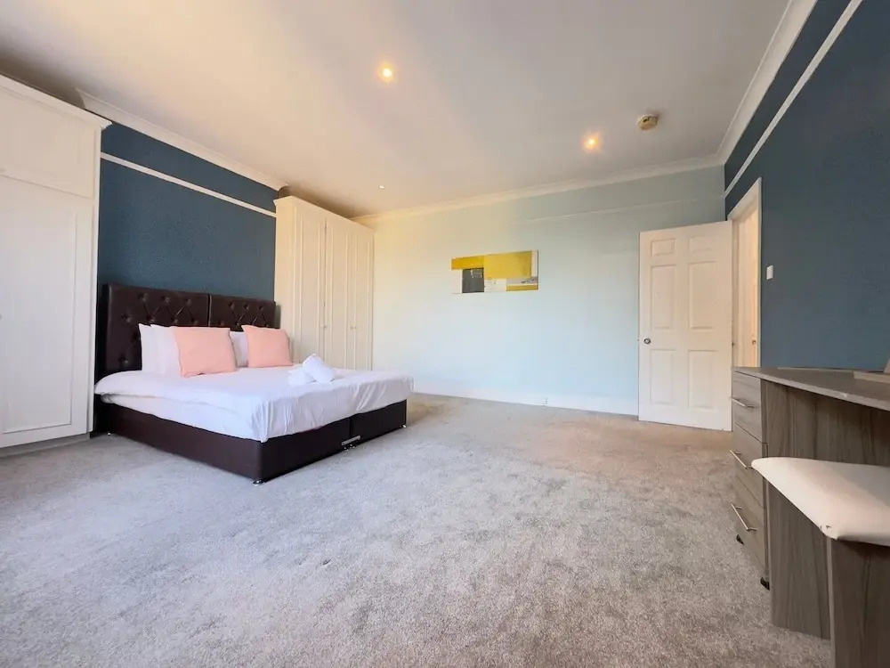 Great View- Ealing Heights
