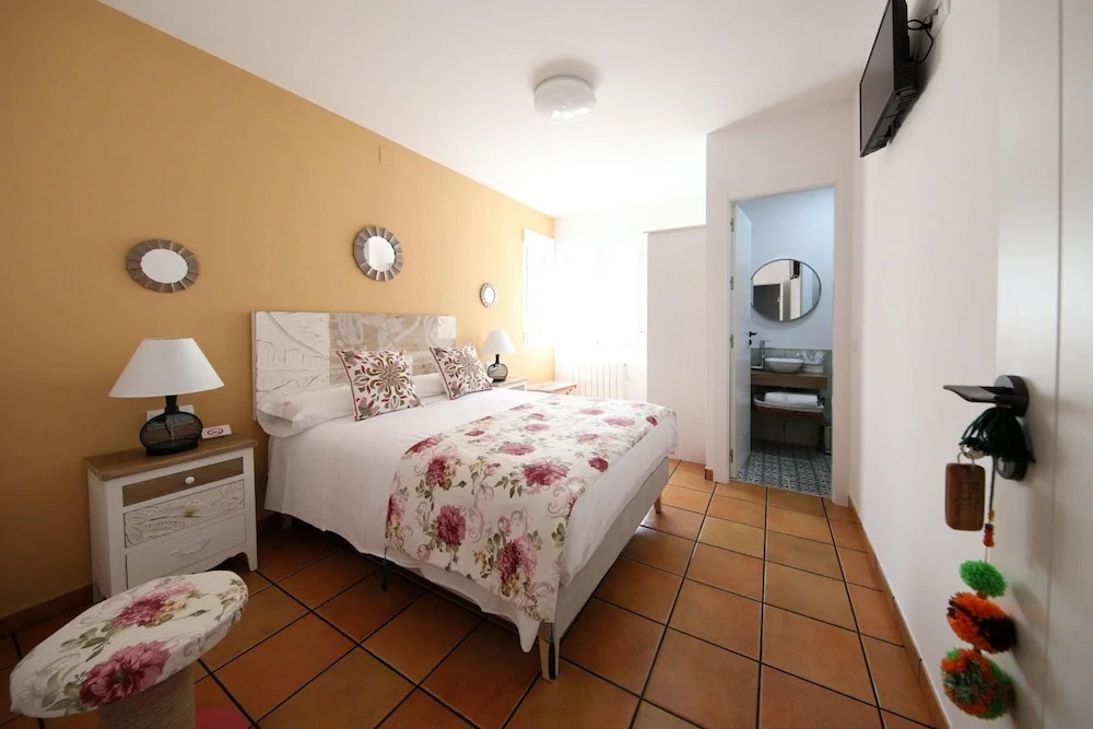 Villa With 7 Bedrooms in Villalba de la Sierra, With Wonderful Mountain View, Private Pool, Enclosed Garden