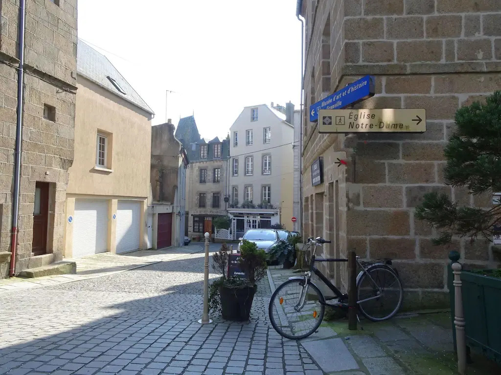Modern House not far From Mont Saint-michel