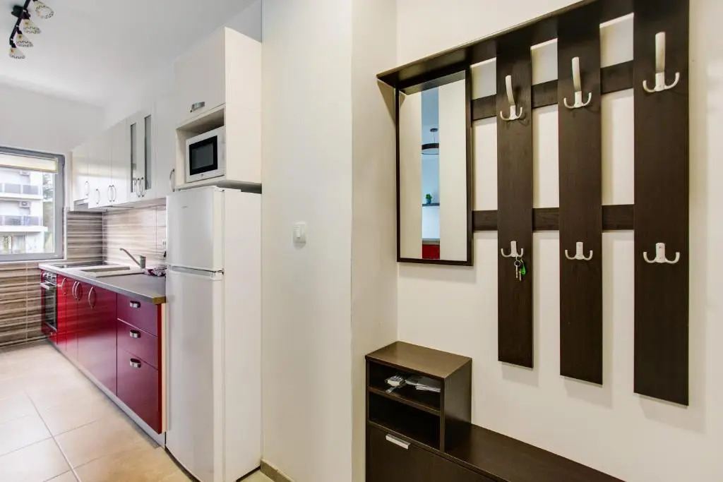 Apartments Lora 13.Jula, 15