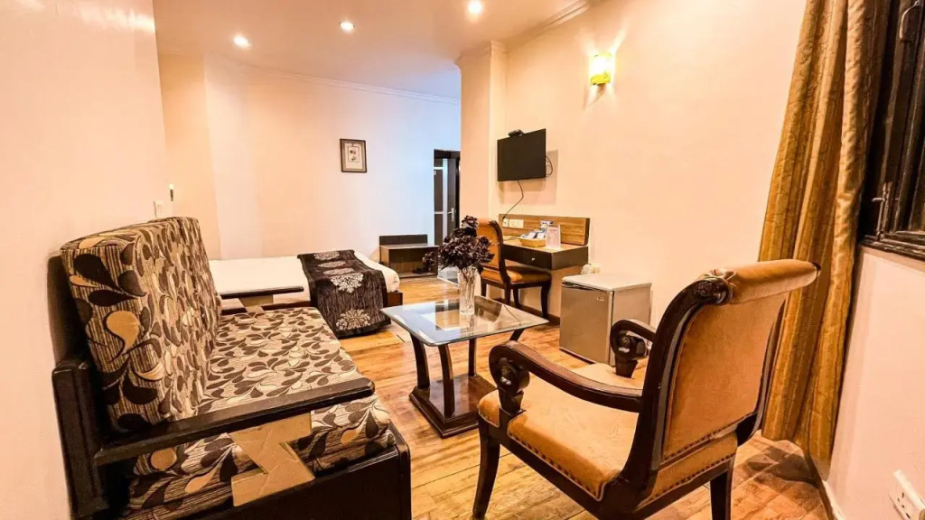1 BR Boutique stay in Chaura Maidan, Shimla, by GuestHouser (0448)