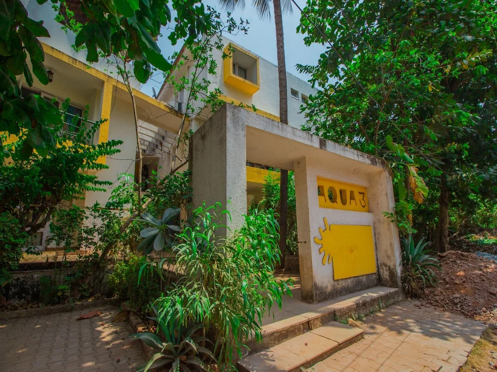 OYO 13840 Home Radiant 2BHK LPK Waterfront