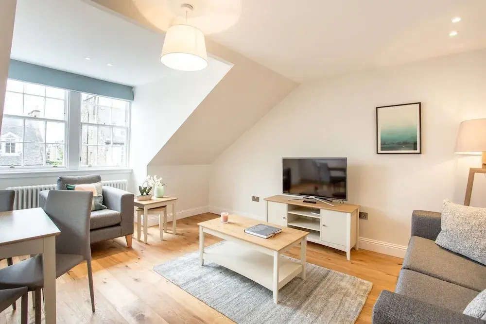 Quiet City Centre Spacious Apartment