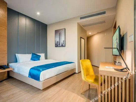 T-moon Hotel (Jiefangbei Hongyadong)