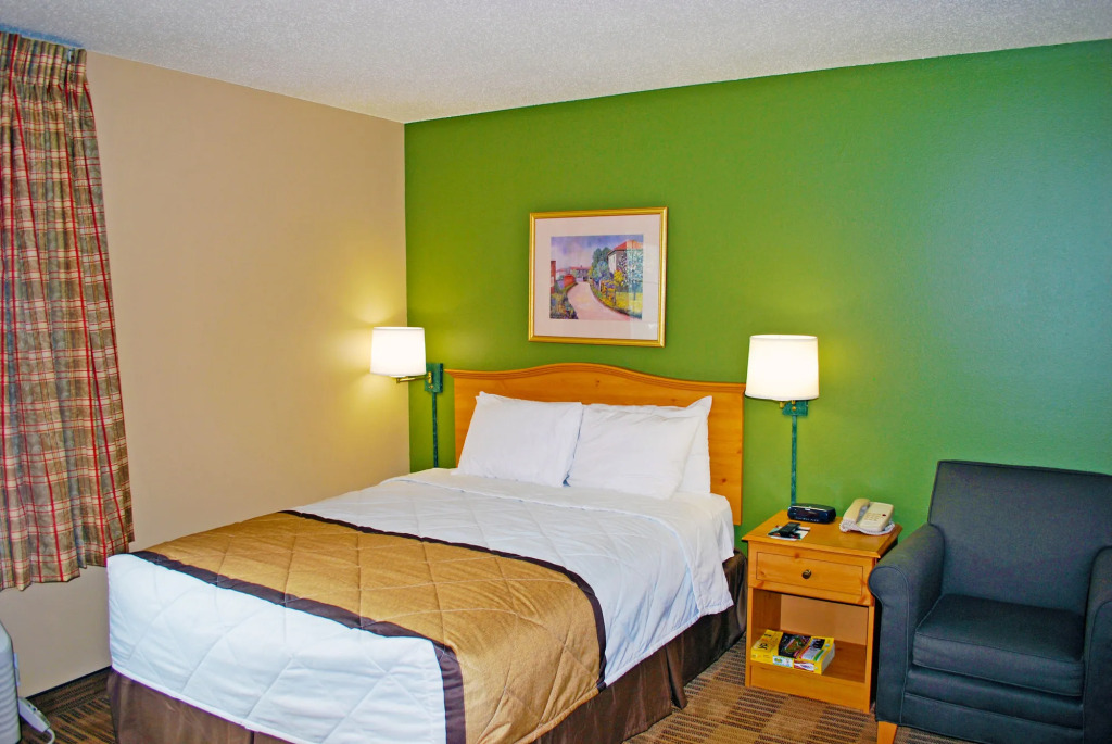 Extended Stay America Select Suites - St Louis - Airport - Central