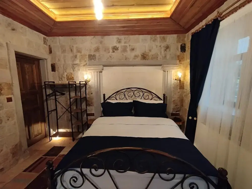 Yamak Stone House