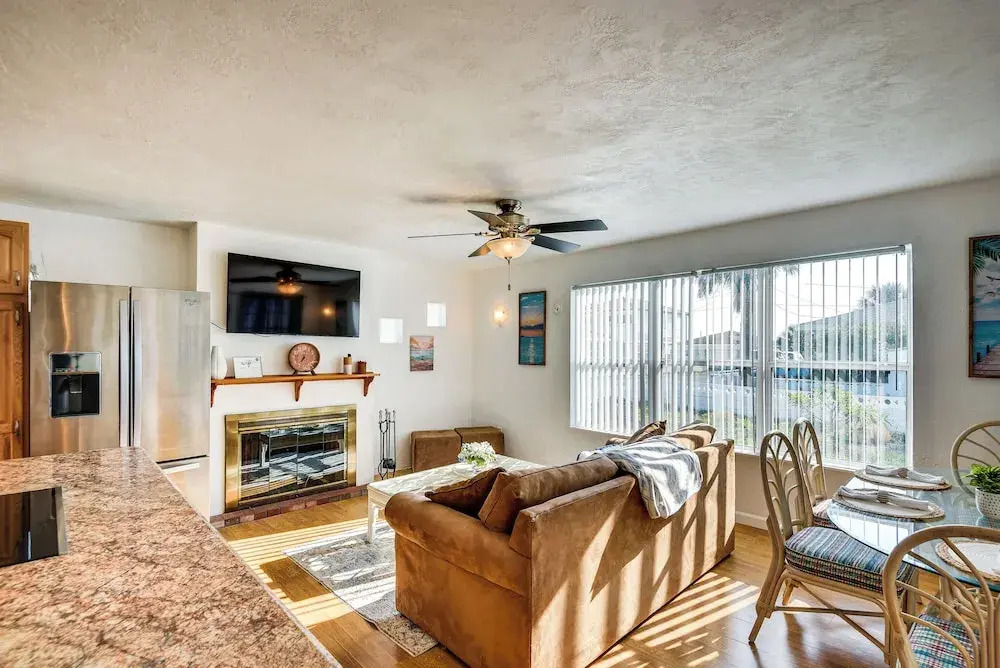 Ormond Beach Home: Walk to Community Beach!