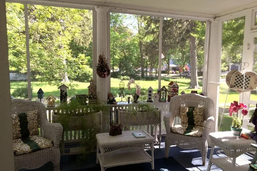 18 Vine Inn & Carriage House