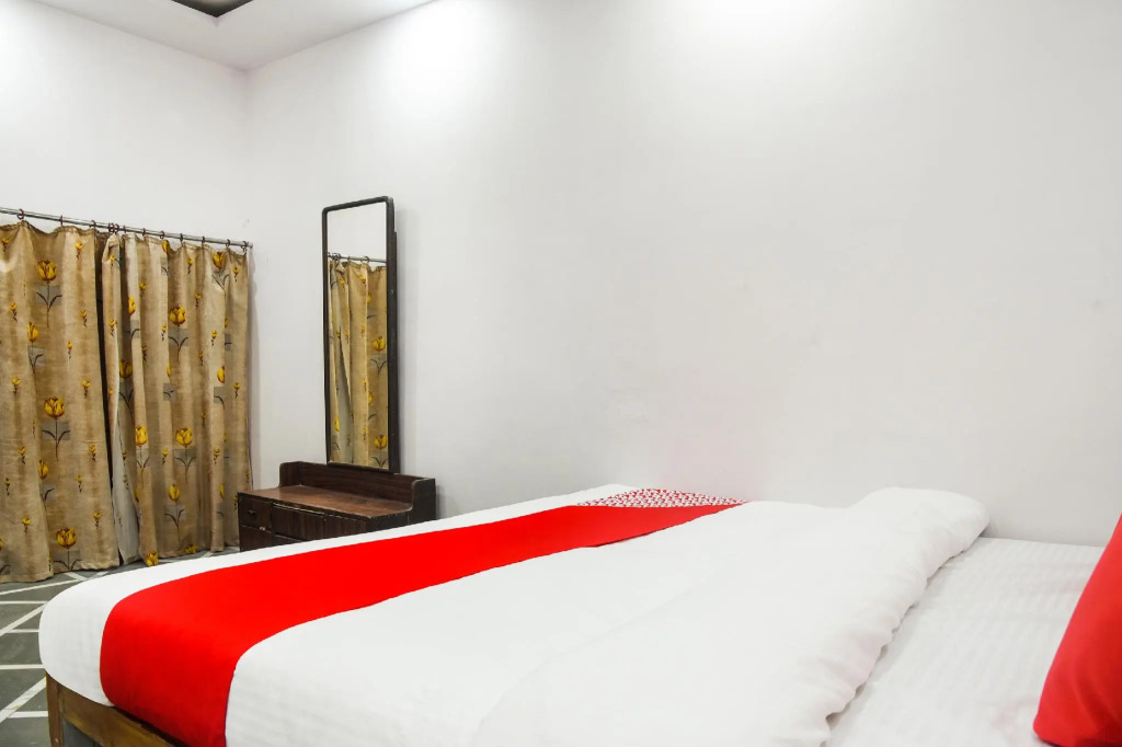 OYO 70269 Sachin Residency