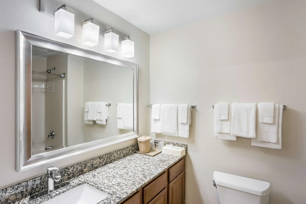 MainStay Suites Cedar Rapids