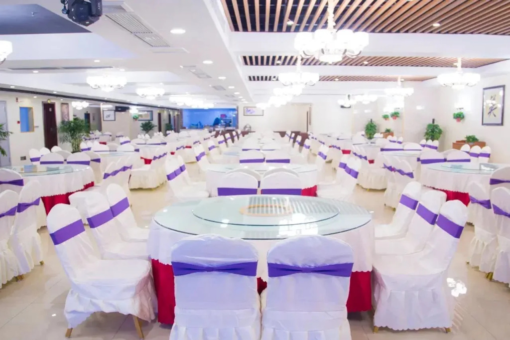 Chonpines Hotels·Guangyuan Nanhe Central Plaza