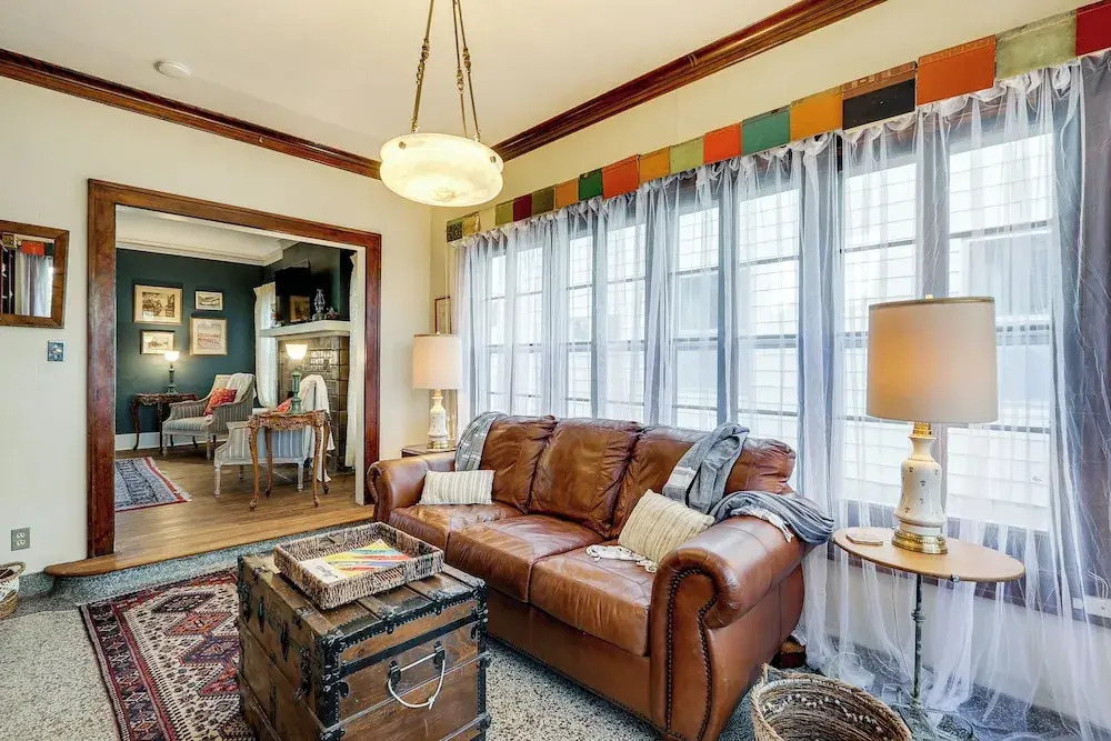 Historic Home Overlooking Central Riverside Park!