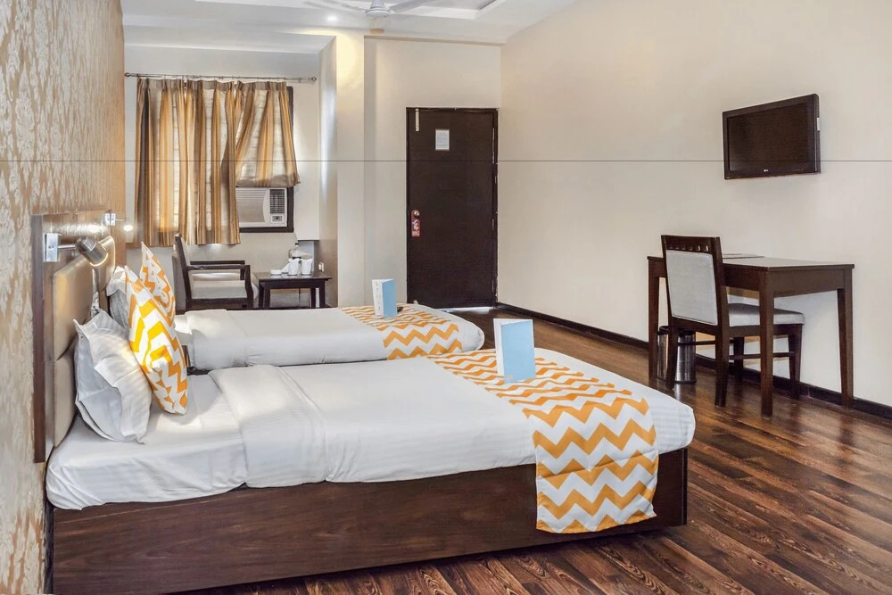 FabHotel Tekarees Inn Hazratganj