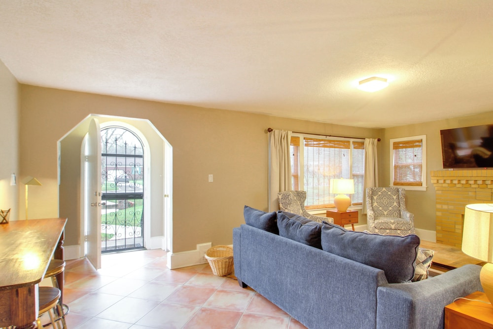2 Mi to Downtown! Charming Home in Pensacola