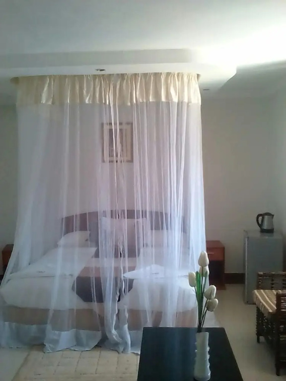 Dlux Hotel