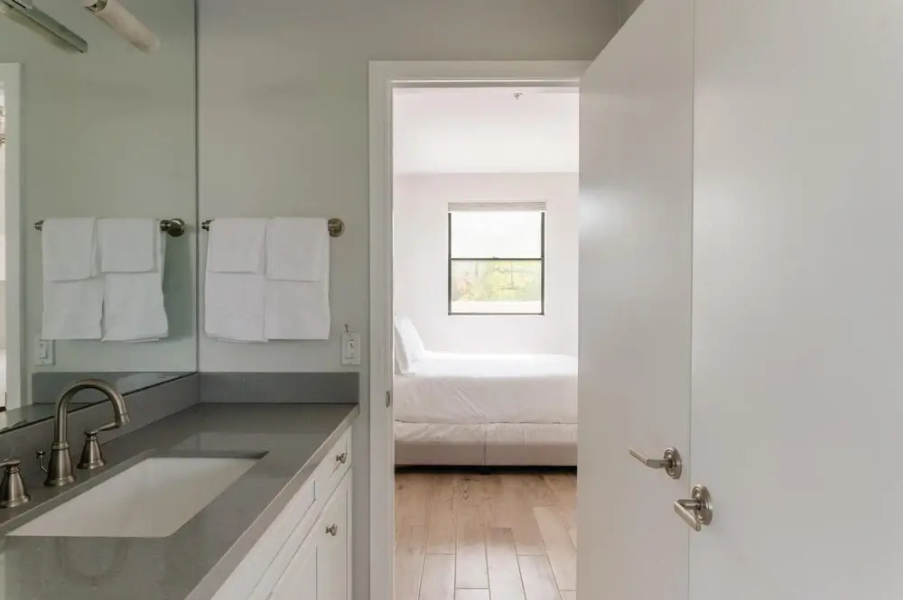 N 75th St #202 - Ivory II